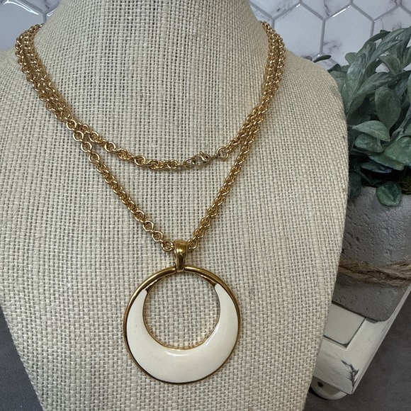 Monet Jewelry - Vintage Monet Cream Enamel‎ Gold Tone Chain 15" Necklace